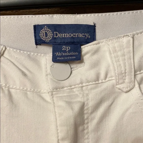 Democracy Stretch, Straight Leg Skimmer Fray Hem Jeans Size 2P - Picture 6 of 9